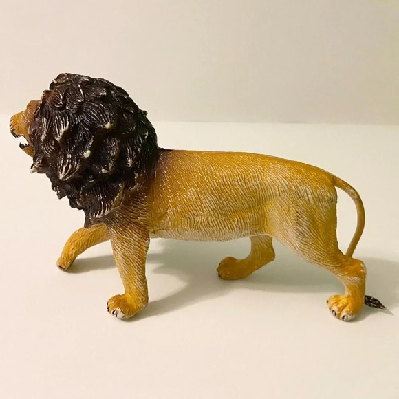 Vintage  1987 Lion Animal Figure 7 Inch Long Rubber Toy - Picture 8 of 11